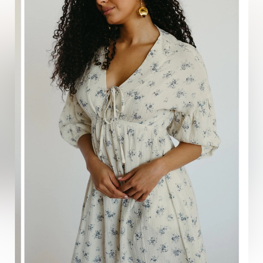 It’s Innate The Meyers dress blue floral- Size XS